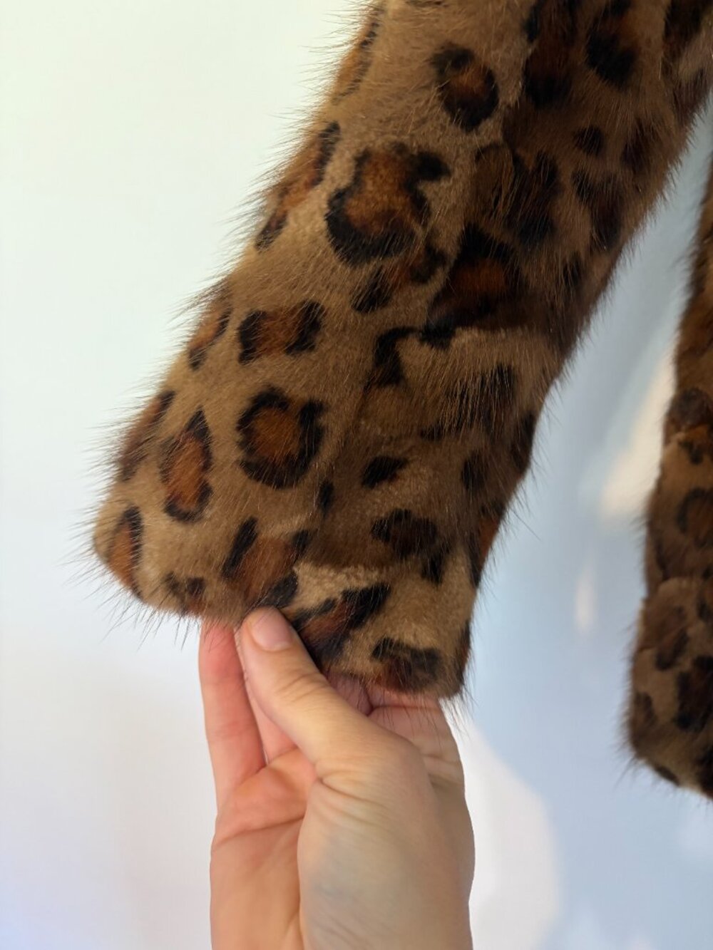Burtrum Fur of Battle Creek Leopard Print Mink Coat | Size 44 (Large/XL) - Picture 3 of 10